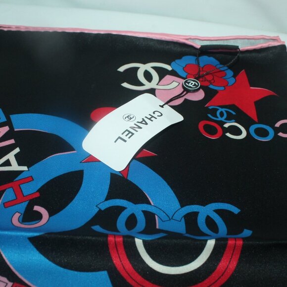 New w Tag $550 CHANEL Hand Rolled Silk Logo Scarf Beautiful! - Picture 4 of 8